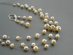 Rudý oválný přívěsek nerez řetízek