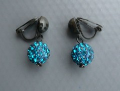 Rudý oválný přívěsek nerez řetízek