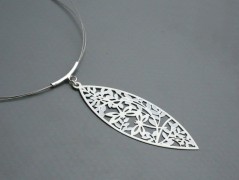 Rudý oválný přívěsek nerez řetízek