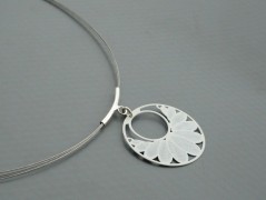 Rudý oválný přívěsek nerez řetízek