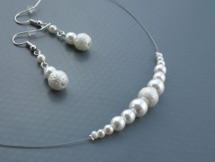 Rudý oválný přívěsek nerez řetízek