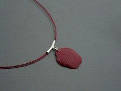 Rudý oválný přívěsek nerez řetízek