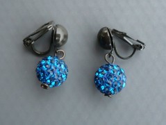 Rudý oválný přívěsek nerez řetízek