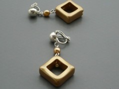 Rudý oválný přívěsek nerez řetízek