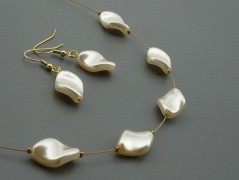 Rudý oválný přívěsek nerez řetízek