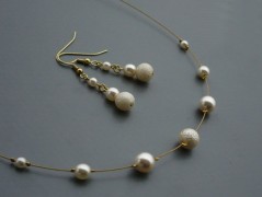 Rudý oválný přívěsek nerez řetízek