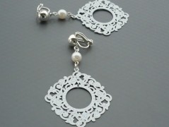 Rudý oválný přívěsek nerez řetízek