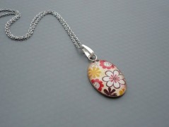 Rudý oválný přívěsek nerez řetízek