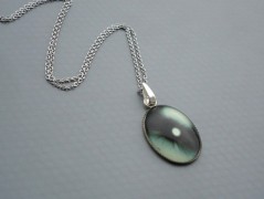 Rudý oválný přívěsek nerez řetízek