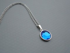 Rudý oválný přívěsek nerez řetízek