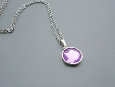 Rudý oválný přívěsek nerez řetízek