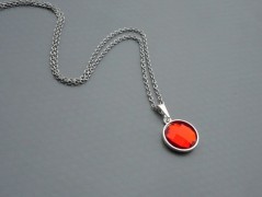 Rudý oválný přívěsek nerez řetízek