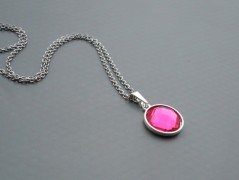 Rudý oválný přívěsek nerez řetízek