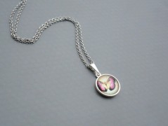 Rudý oválný přívěsek nerez řetízek