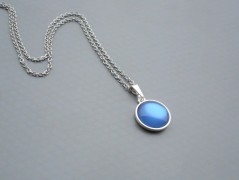 Rudý oválný přívěsek nerez řetízek