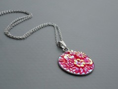 Rudý oválný přívěsek nerez řetízek