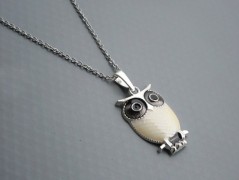 Rudý oválný přívěsek nerez řetízek