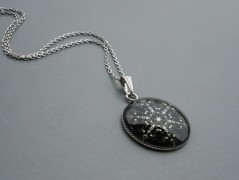 Rudý oválný přívěsek nerez řetízek