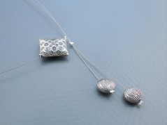 Rudý oválný přívěsek nerez řetízek