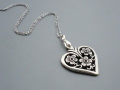 Rudý oválný přívěsek nerez řetízek