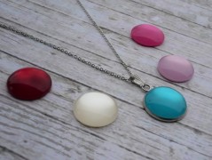 Rudý oválný přívěsek nerez řetízek