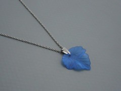 Rudý oválný přívěsek nerez řetízek