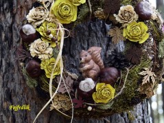 podzimní věneček s jelínkem..