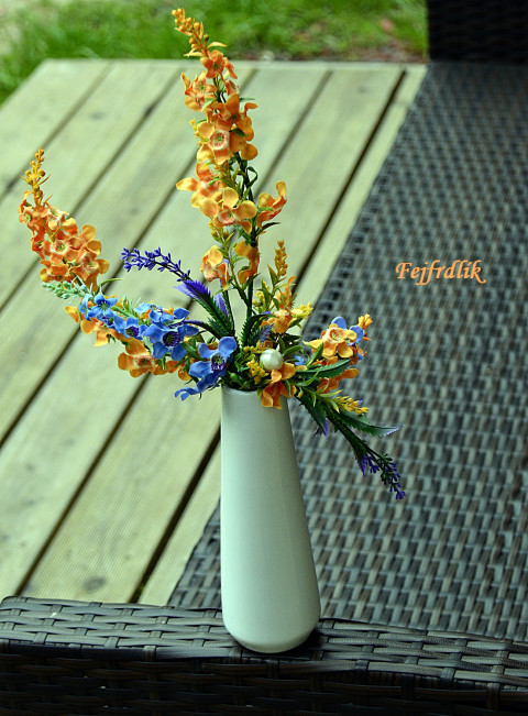 Ty jsi moje perla :). dekorace dárek doplněk bílá narozeniny luxusní keramická úzká vázička štíhlá šanta oranžovobílá 