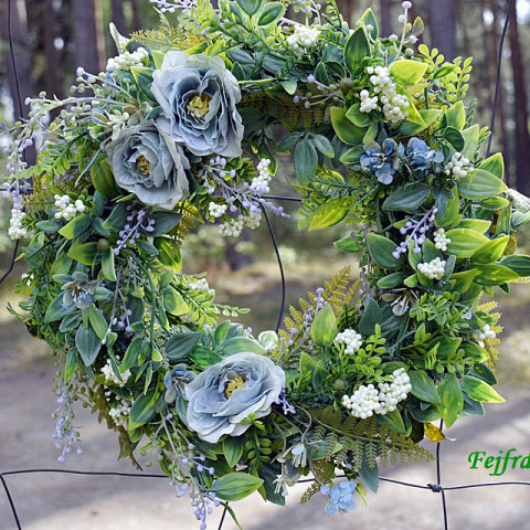 věnec,, v koutě zahrady,, domov dekorace zelený svěží zelené věnec celoroční na dveře 