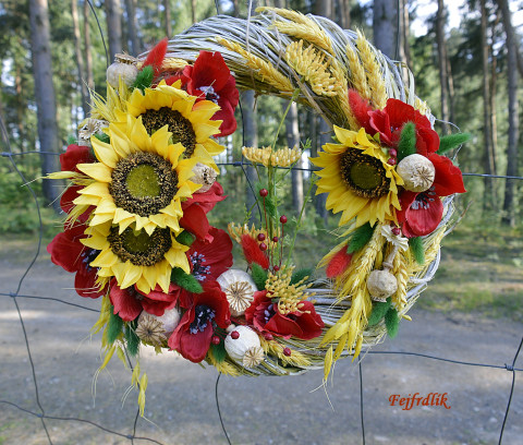 venkovský věnec -slunečnice s máky dekorace originální červené slunečnice věnec větší žluté venkovský máky na dveře trvanlivý slunečnicový jaro-léto 