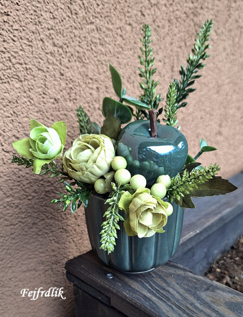 zelené jablko .. domov jablko dekorace dárek zelená zelený zelené petrolejová unisex celoroční aranžmá do bytu eukalyptus 