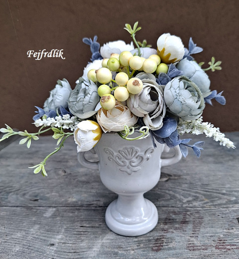 amforka.. dekorace originální modrá bílá celoroční aranžmá modrošedá rustikální do bytu na stůl amforka 
