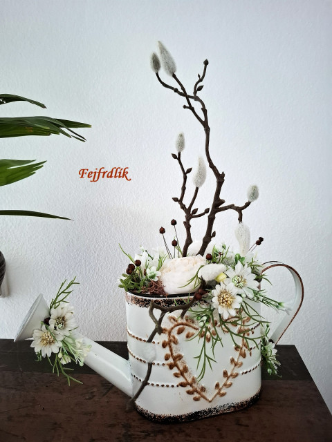 konvička ,,jaro,, domov dekorace dárek jarní jaro konvička aranžmá do bytu na okno hnědobílá smatanová 