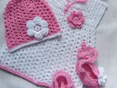 Černý saténový kvítek