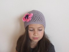 Černý saténový kvítek