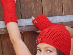 Černý saténový kvítek