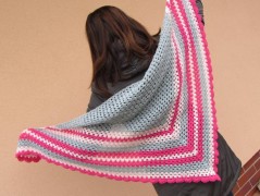 Černý saténový kvítek