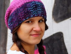 Černý saténový kvítek