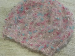 Černý saténový kvítek