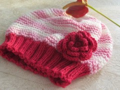 Černý saténový kvítek