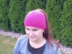 Černý saténový kvítek