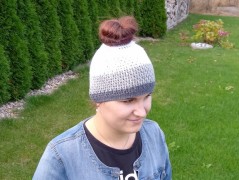 Černý saténový kvítek