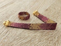 Černý saténový kvítek