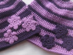 Černý saténový kvítek