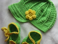 Černý saténový kvítek