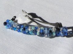 Černý saténový kvítek