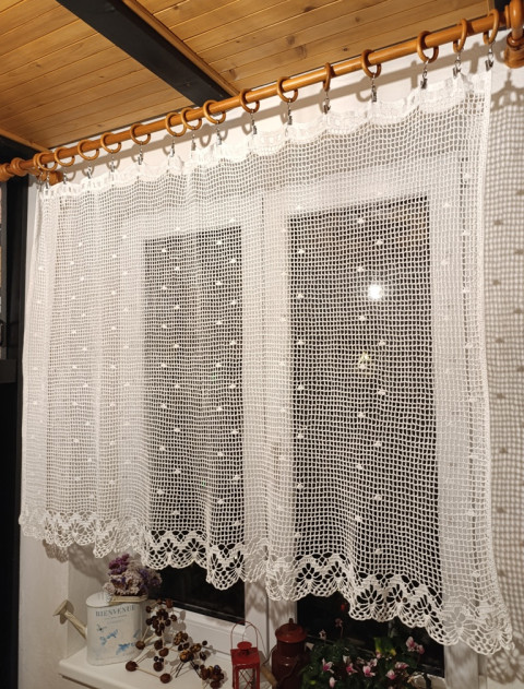 záclona s puntíky okno záclona 