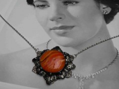 Náhrdelník, Orange