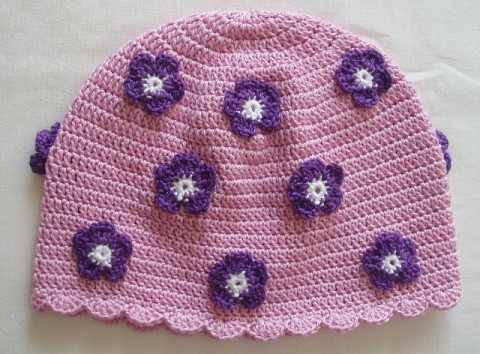 Háčkovaná čepička 215 