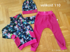 Jarní čepička s jednorožci